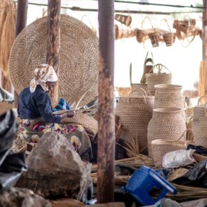 Craft Market, Tour in Angola