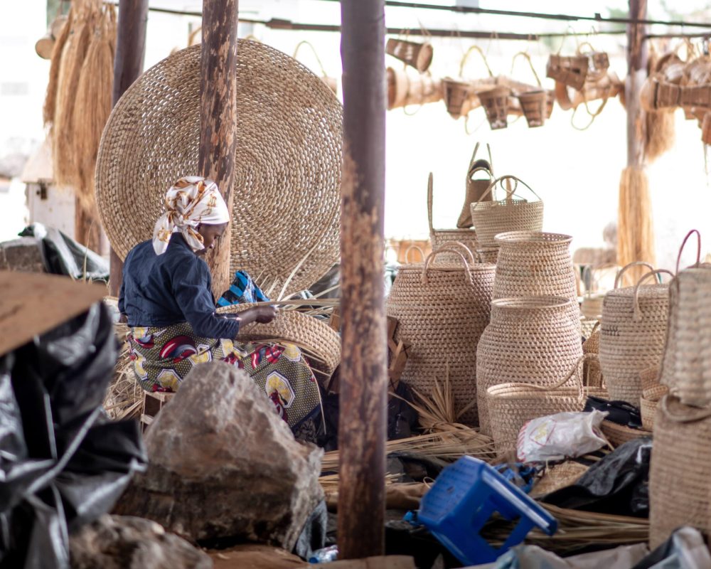 Craft Market, Tour in Angola